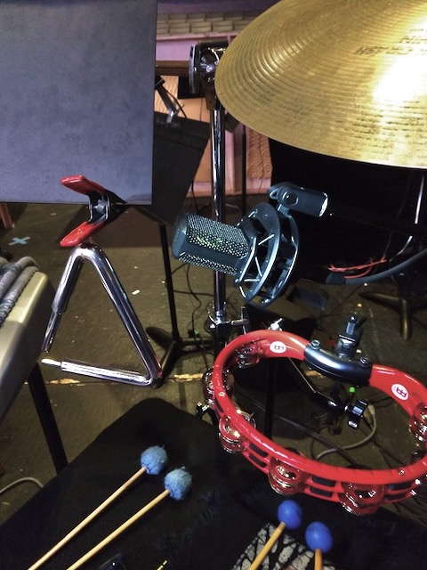 Figure-8 pattern and creative placement worked to pick up three percussion items with one mic!